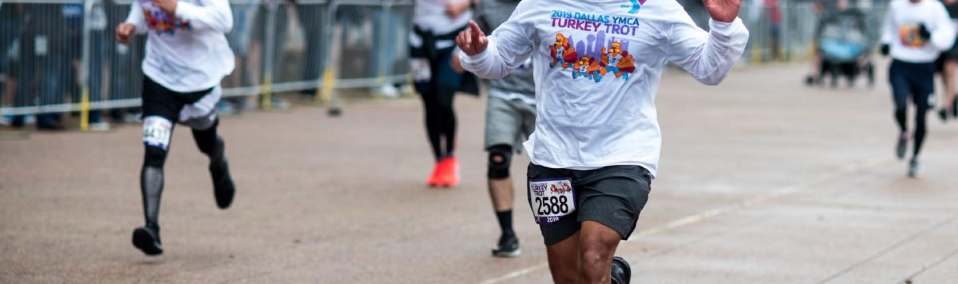 runners at 2019 Turkey Trot